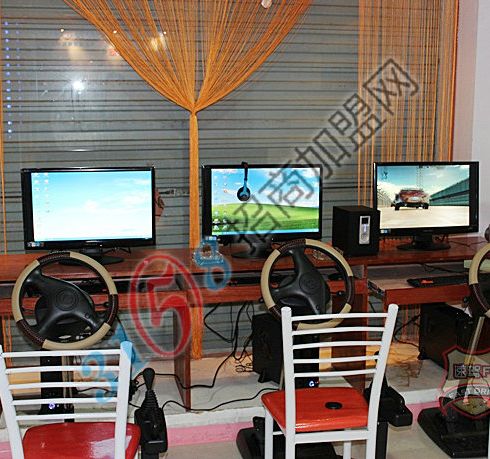 速駕F1汽車(chē)駕駛模擬器