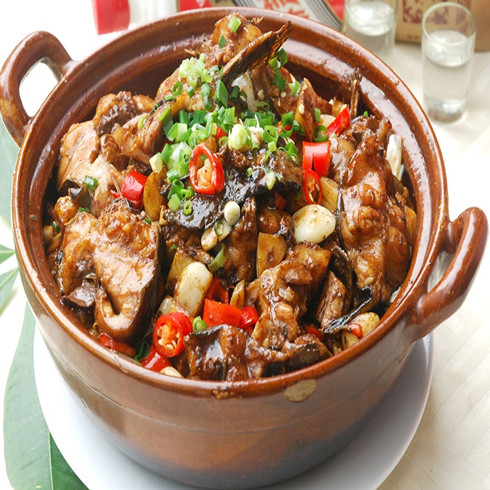 食客領(lǐng)先黃燜雞米飯-香辣魚(yú)煲